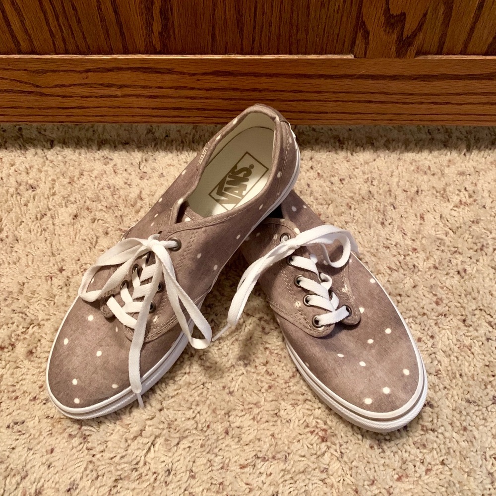 Vans women’s size 10 (NWOT)